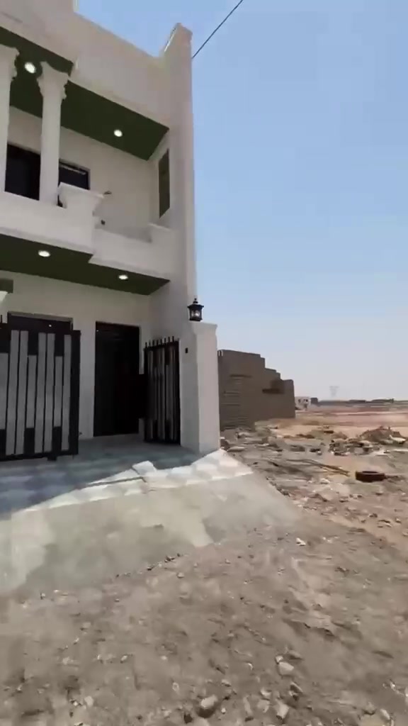 بيت للبيع المساحه 100 في منطقة التصنيع الواجه 10 نزال 10 قريب على شارع 30 موادي إلى شارع 60 الاستفسار الاتصال *********** او مراجعه مكتب الرزاق الديوم بداية شارع 60 عمارة حجي ناطق
