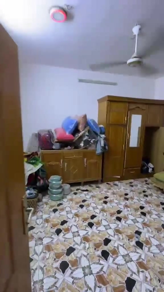 بيت ٨٠ متر طابقين بيت نظيف للايجار في الرحمانية الاتصال  على الرقم ***********
