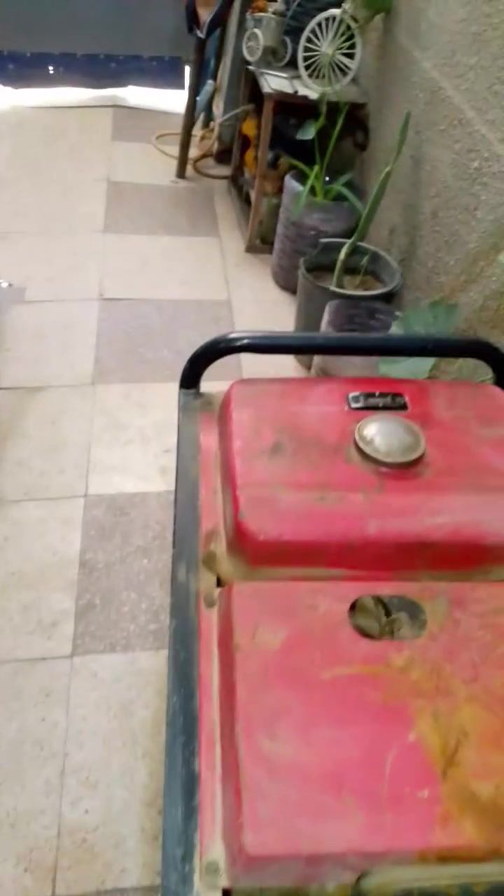 سلام عليكم من رخصت كروب مولد لبيع نضيف مثل موضح بل فديو سعر550.{***********}
