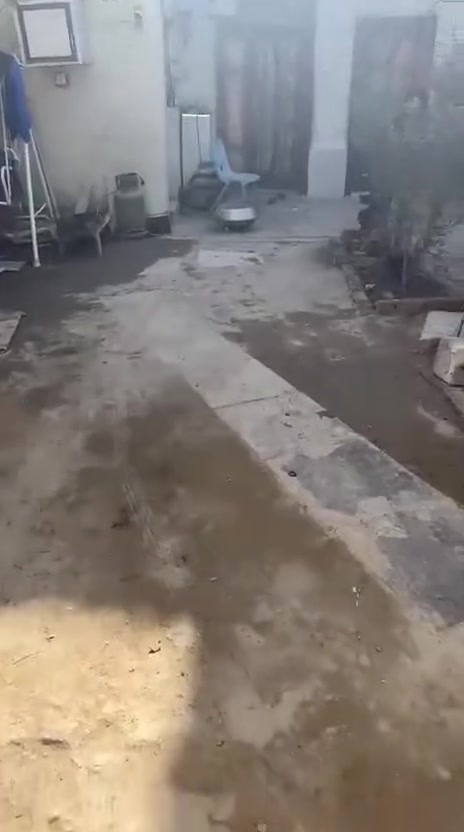 بيت زراعي لبيع مكان
📌زديناويه خلف مركز شرطة قرب جامع الحكيم مساحه 180 واقع حال مبني 160 

طابقين خمس غرف 2جوه  و3فوك

 

بس طابق ثاني هيكل  بعده ماكامل 

كهرباء ثري فيرز 3خطوط 

 مجاري ثقيله للبيت كله 

 بيه وصل تطويب   وصل مجاري وكهرباء

   سعر 75وبيه مجال لشرايي

ملاحظه / شارع محفور راح يتبلط هل ايام 

الاتصال/***********
