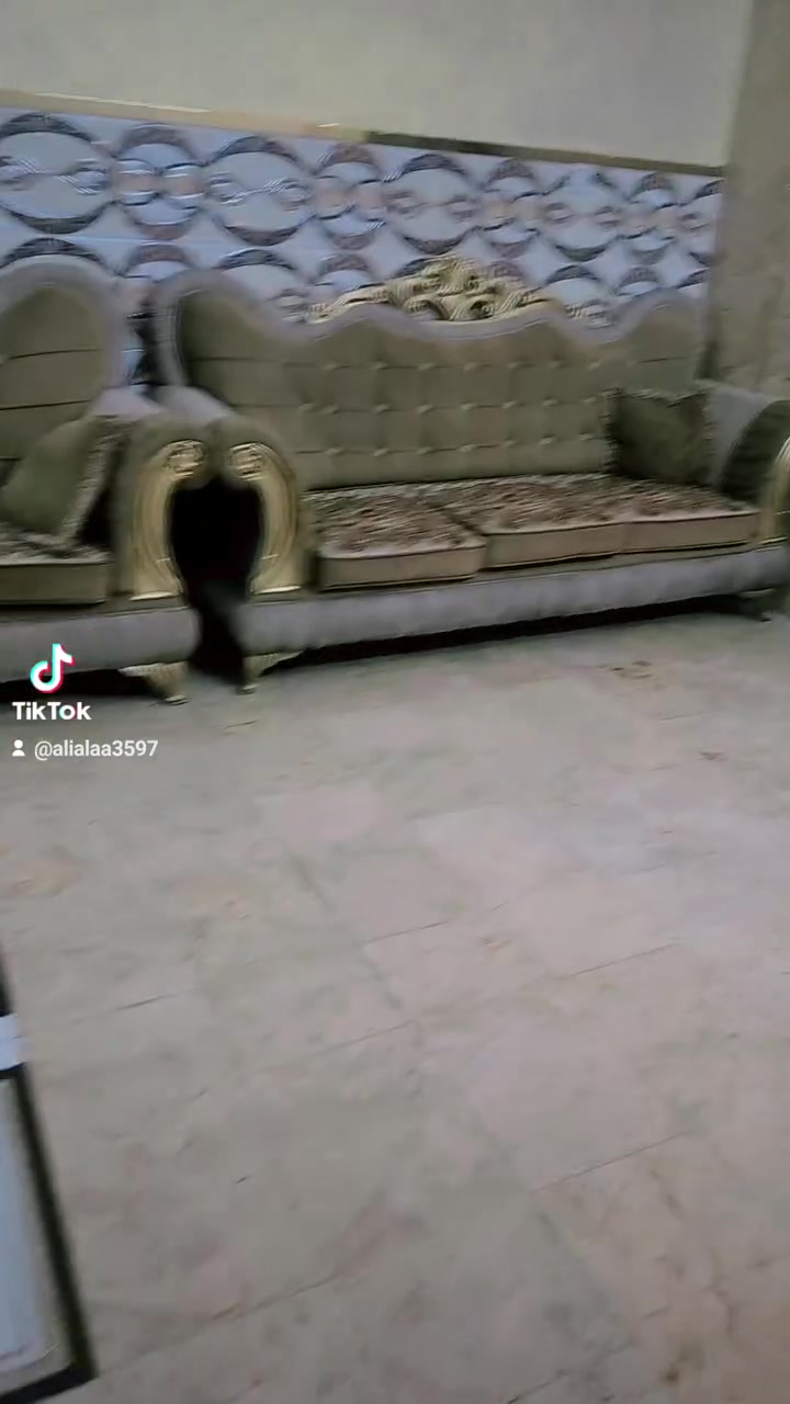 بيت تجاوز ١٥٠م جدا نظيف ٤نوم واستقبال وصاله ومطبخين واحد فوك واحد جوه رقم ***********ابو كرار
