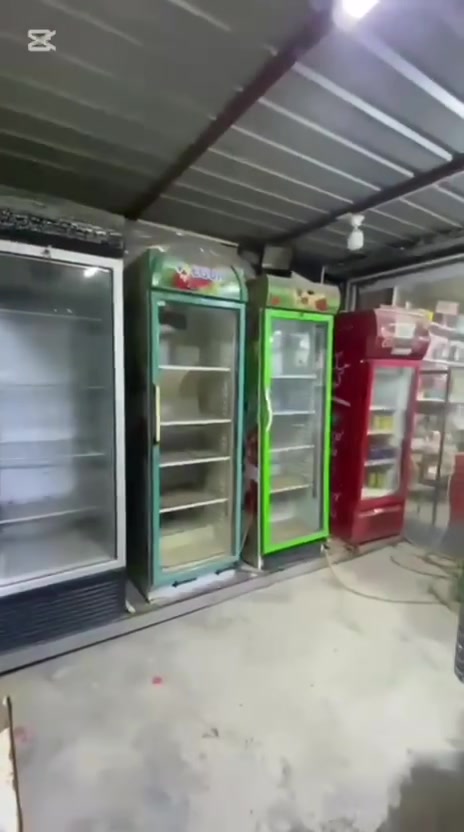 للبيع اسواق كامل مكمل مااناقصه اي شي فقط مسواك المكان حي اور مقابل معمل الرحلات قريب على مدرسه بحر العرب موقع المحل ثالث محل عن الركن وايجار المحل 200 ألف
داخل المحل 
6 _ عارضات 
5_سلات 
1_ مجمده تابعه لشركه 
1_ سفينه كبيره 
2_ مبرده كوفيره كبيره وصغيره 
4_كامرات سستم كامل مع شاشه 
2 رفوف كبيره متحركه 
2_رفوف صغير متحركه
1_ رف جكاير متحرك 
رفوف خير من الله مثل مااموضح بلفديو
2_ ميز خشبي 
2_ ميز حديد
السعر ( 4 ملايين فقط وبي مجال ) 
للاستفسارات والاتصال على هذا الرقم ***********
سبب بيع المحل لعدم التفرغ 👍🏻
للبيع اسواق كامل مكمل مااناقصه اي شي فقط مسواك المكان حي اور مقابل معمل الرحلات قريب على مدرسه بحر العرب موقع المحل ثالث محل عن الركن وايجار المحل 200 ألف
