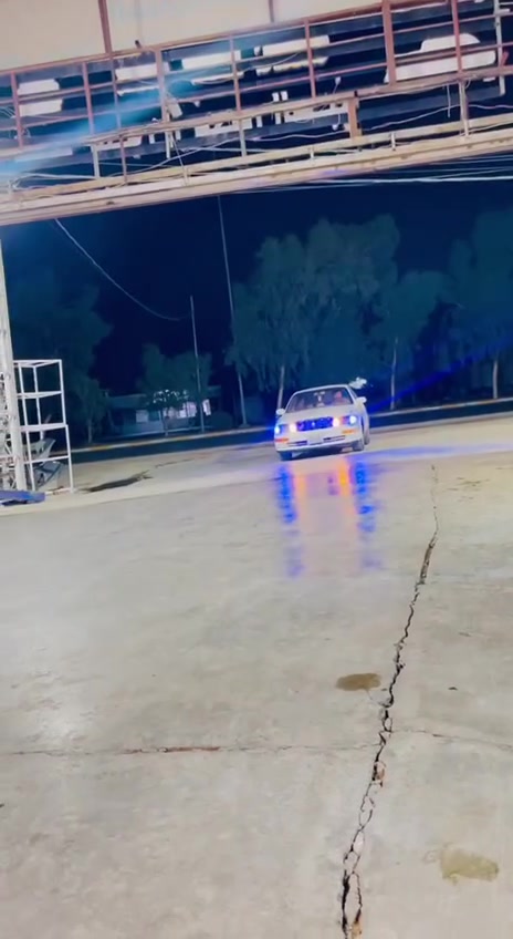 ن رخصت اخوي الادمن المحترم
سياره بطه موديل92 السياره كير مكينه حداديه تخم تاير  كله جديده السياره مكفوله من نقل الجثه ومن والكص هزه بعده ما ساقطه سنويه ال31 سعر 53وبيهه مجال للشراي 
للستفسار ***********
