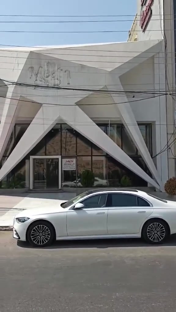 قاعة طابق ونص للايجار
قابل للتقطيع 

الموقع حي الزراعي تجاري 

تصلح مجمع طبي 

المساحة 360 متر

جبهة 12

للاستفسار اكثر أتصل 

***********

***********

أو مراجعة مكتب الجوهرة للعقار 

 حي الزراعي مجاور جامع القصواء
