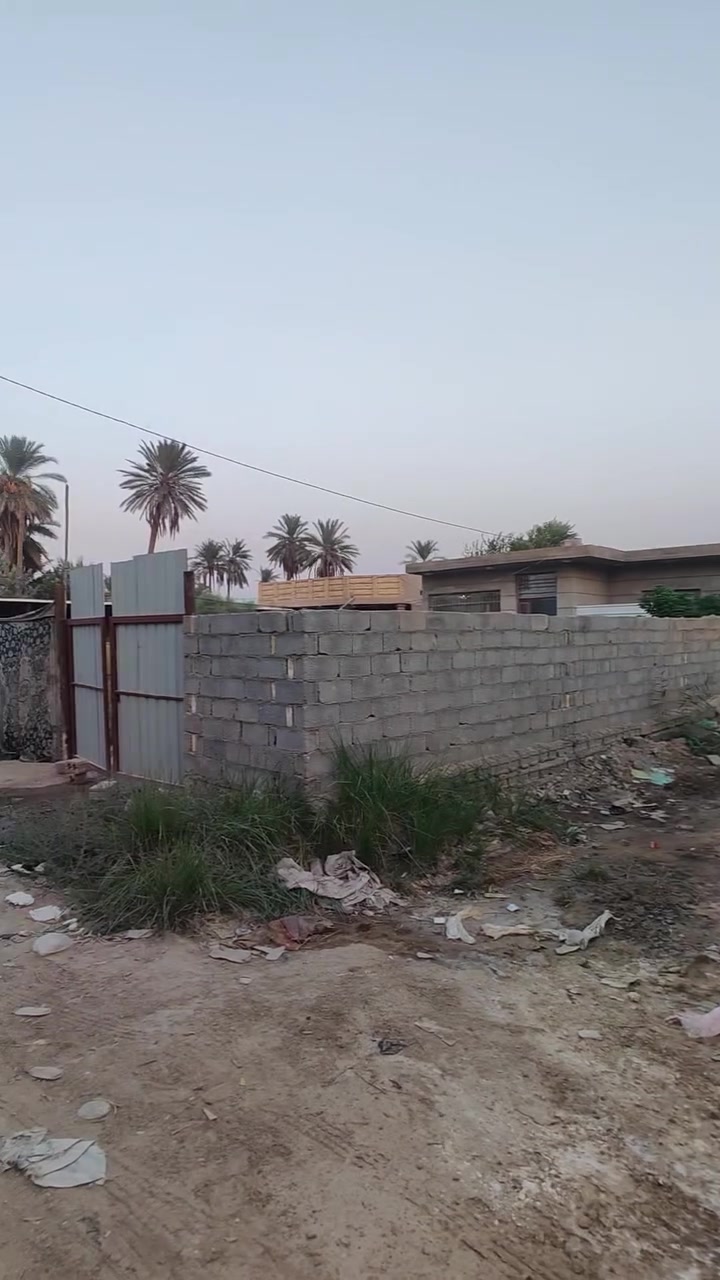 ياالله بيت مساحه 400مترطابو زراعي سند 25قرار محكمه بناء بلوك والسقف كونكريت
يحتوي على غرف عدد 2وستقبال ومطبخ وصاله وصحيات داخليه وخارجيه 

السعر 95

العنوان طوريج شارع اربعين مقابل الجوازات

معروض لدى مكتب بيروت للعقار الكائن في طوريج حي الجمعيه 

لاستفسار ***********++***********
