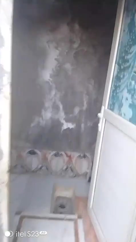 السلام عليكم عندي بيت تجاوز بل امن الداخلي شارع حسينية اصحاب الكساء يحتوي على غرف تلاثه وهول ومطبخ وحمام وتواليت ودوانيه وبي مطارمه حيل حبيره سعر١٢مليون بيت حيل جبير ***********
