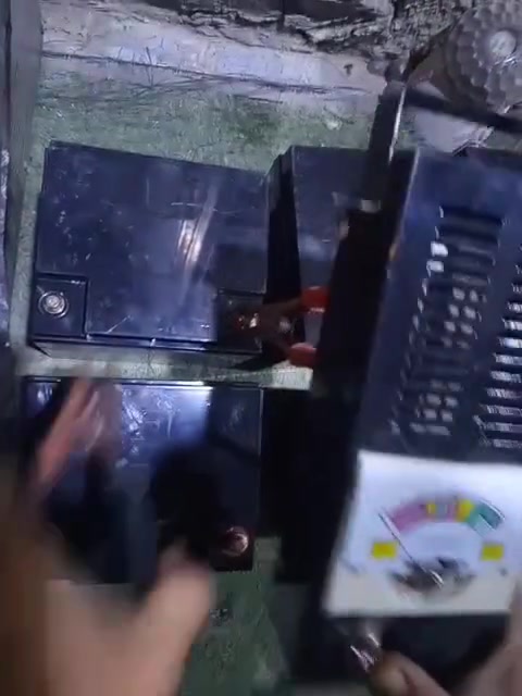 بطاريات • ٨ قطع • ١٢فولت ٤٠أمبير