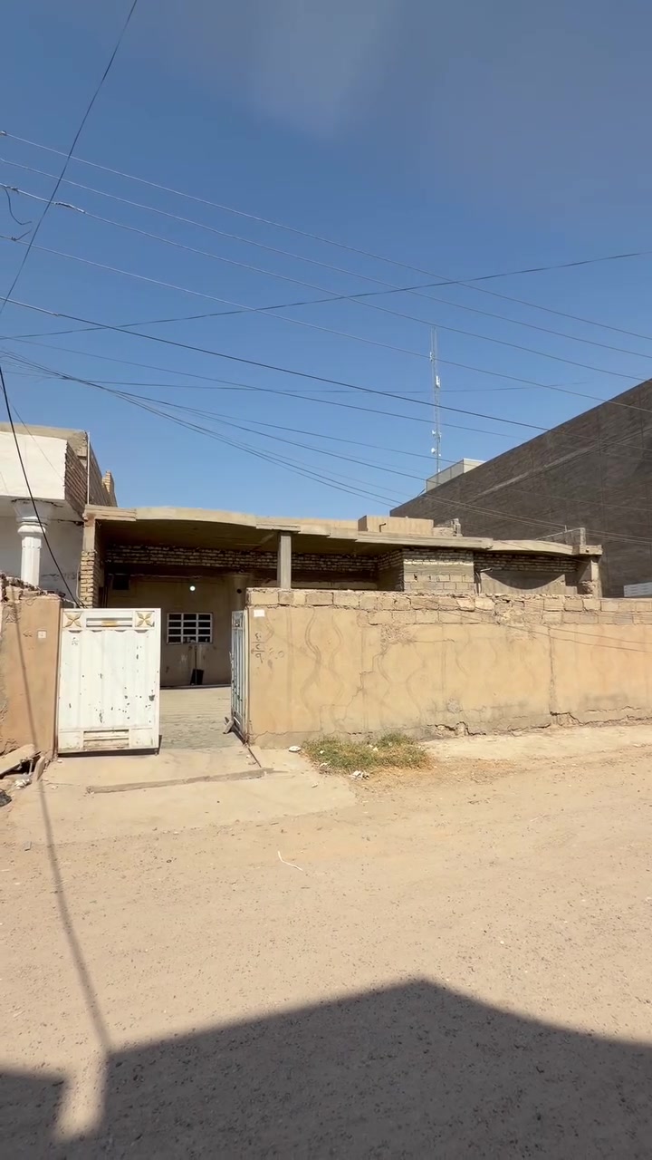 🏡 دار للبيع – يعتبر قطع ارض او ستثمار  وموقع مميز 🏡
📍 العنوان: الرمادي – التاميم – القادسية الاولى 30تموز الثانيه
📌 
📐 المساحة:315  الوجه 15/ والنزال 21
📜 الطابو: صرف تحويل مباشر
🧱 البناء: حجر – 
✨ تفاصيل الدار:
🛏️ 3 غرف
🛋️ صالة واستقبال
🍳 مطبخ حار وبارد
🚿 صحيات داخلية وخارجية
🌤️ مناور
🚗 كراج
🌳 حديقة
📍 موقع مميز وسكن راقي
📞 للاستفسار والتواصل:
مكتب عقارات الجامعة – التاميم 30 تموز الأولى – الشارع العام الرئيسي
📱 *********** — أبو سعد
📱 *********** — أبو سعد
📱 *********** — عبدالله أبو آدم
