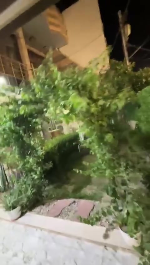 سلام عليكم يوجد لدينا بيت طابه صرف المساحه 175 الوجه 10 ونزال 20 بيت طابقين حي دجله قرب حدائق الاندلس الاتصال ***********
