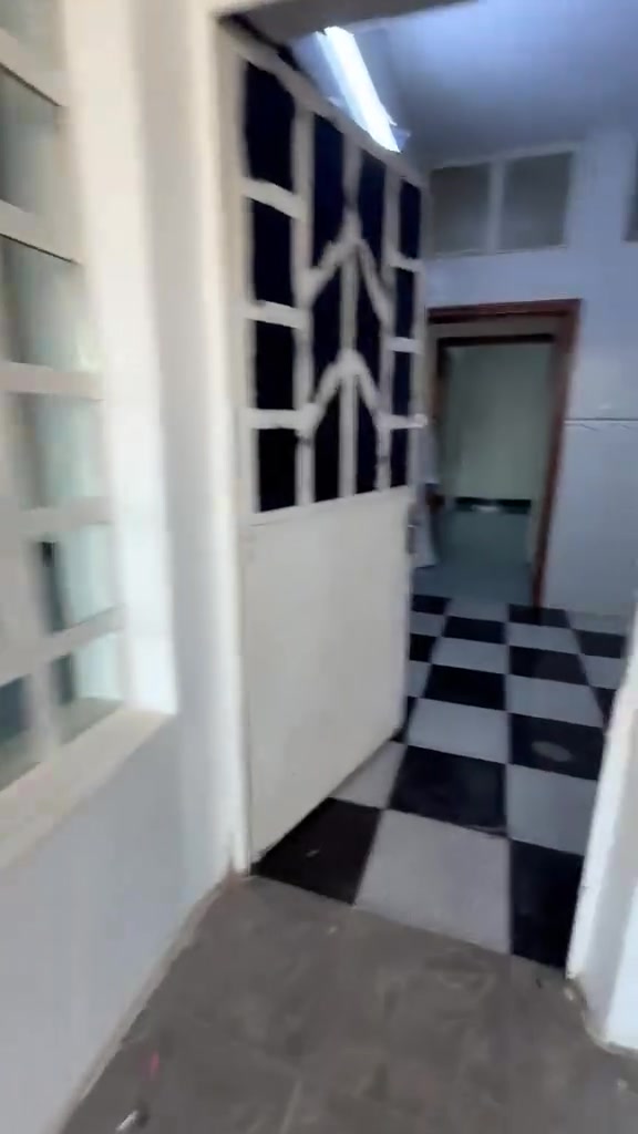 شقه للايجار طابق ثاني حي الواسطي قرب جامع المؤمن تتكون من استقبال ومطبخ 2غرفه نوم صحيات 
ايجارها 250الف الماء والكهرباء على المستأجر 
للاستفسار الاتصال بمكتب زهرة الخليج للعقارات ***********ابو محمد 
***********ابو علي

