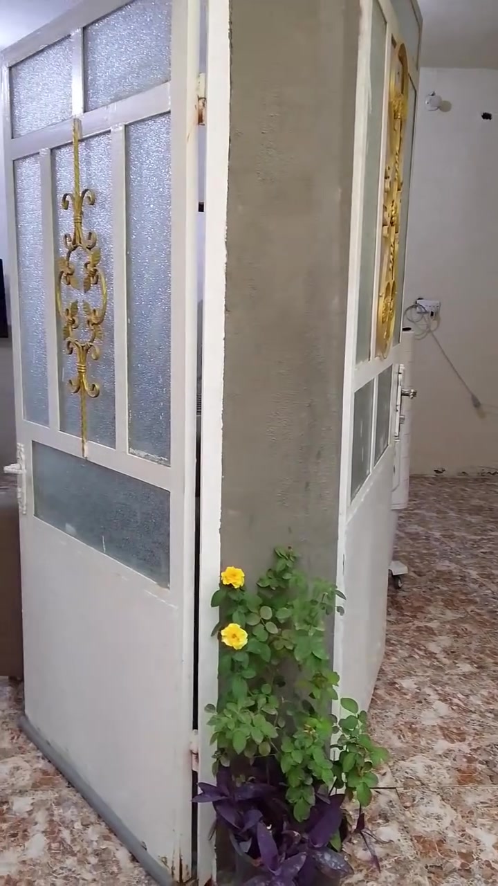 سلام عليكم يوجد بيت للبيع بالعروبه قرب مضيف سلمان الهيبي/بي غرفه نوم استقبال مجمع درج مطبغ منور خلف البيت بيتونه /والطابق الثاني غرفة نوم مع صاله هيكل بدون سقف/السعر 45وبي مجال الاستفسار على هاذا الرقم الاول***********/وهاذا الرقم ثاني ***********
