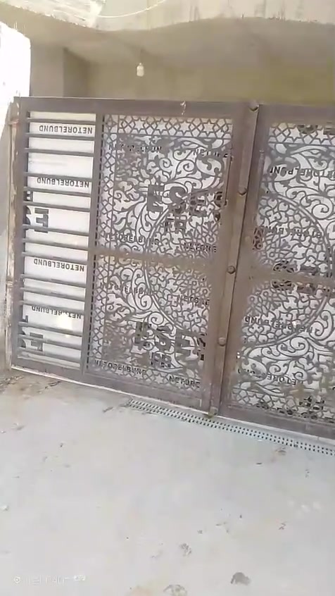 🏠 بيت للبيع
📐 المساحة: 200 متر 
🧱 البناء: طابوق جمهوري – درجة أولى
✨ البيت بمواصفات جيدة وبناء حديث
📹 باقي التفاصيل موضحة داخل الفيديو.
📞 للاستفسار والتواصل، يرجى الاتصال أو مراسلتنا عبر الواتساب ***********
