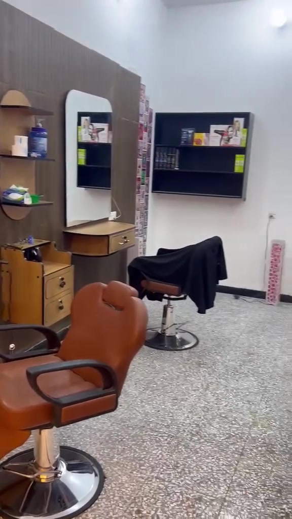 غراض كامله لبيع اي نقص ما بيهن مكاني بغداد شعله وهاذه رقمي ***********
