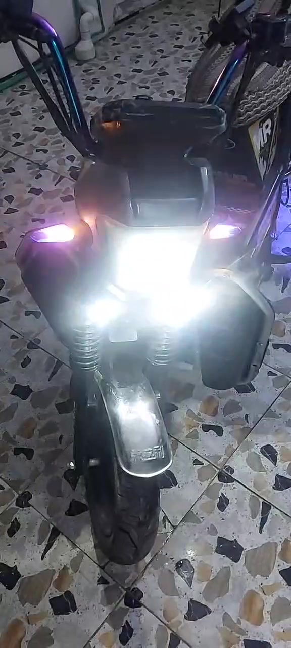 السلام عليكم جميعا
للبيع كما موضح بالصوره نظيف حيل
للاتصال.. 
***********
