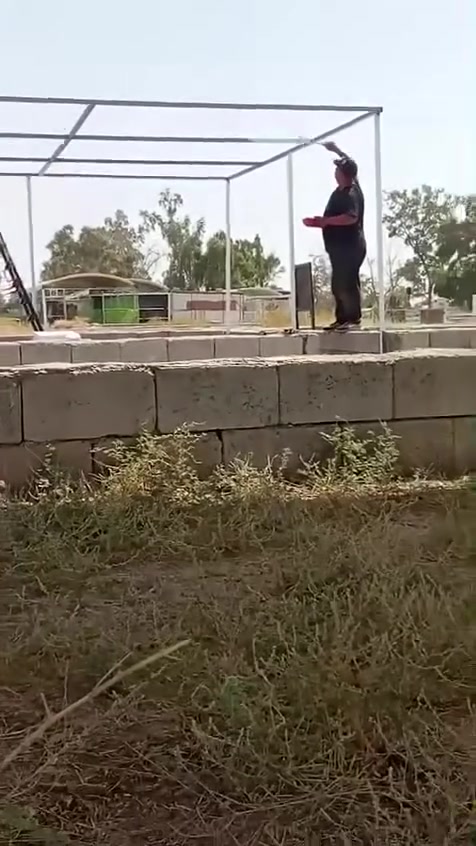 سلام عليكم حدادة عامة متنقلة جميع مناطق بغداد  انسب الاسعار نوصلك لباب بيتك ‏‪ داخل وخارج بغداد ابو علي الحداد ‏‪***********‬‏

نص مكتوب في الصور:
- 9/7/2025 14:03 REDMI A3