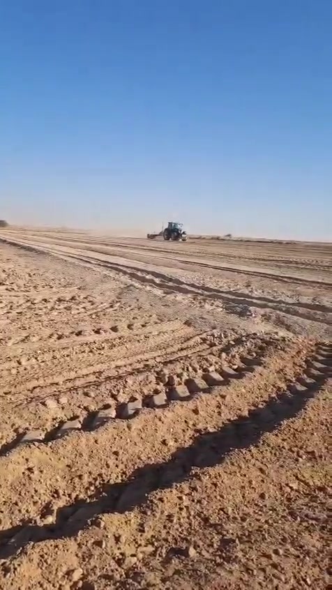 سلام عليكم مطلوب لازمه تعديل اليزر مكينه نيو هولند حجم 235 ساعه ب 35 ونشتقل على دونم ***********
