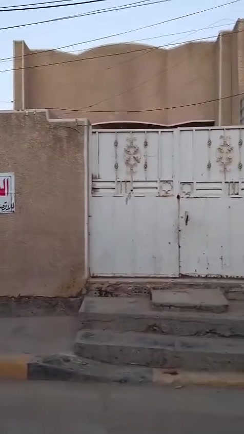 سلام عليكم بيت للبيع المساحة 125م طابق واحد بيت كامل خير من الله والسطح شتايكر حي السفير شارع سكلة قاسم الكناني للتواصل *********** او مراسلة على الخاص
#اكسبلورر #بيت_للبيع #العبيدي_حي_السفير #بيت_زراعي25
