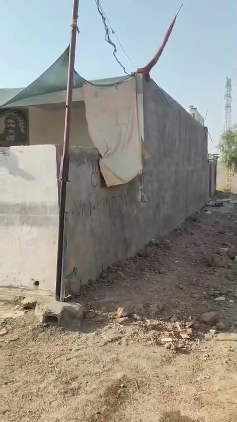 سلام عليكم بيت البيع المساحة ١٥٠متر كافة الخدمات يبعد عن الشارع العام ١٠٠متر العنوان تقاطع النهروان يم ملعب هاشم خميس رقم الهاتف بي واتساب ***********
