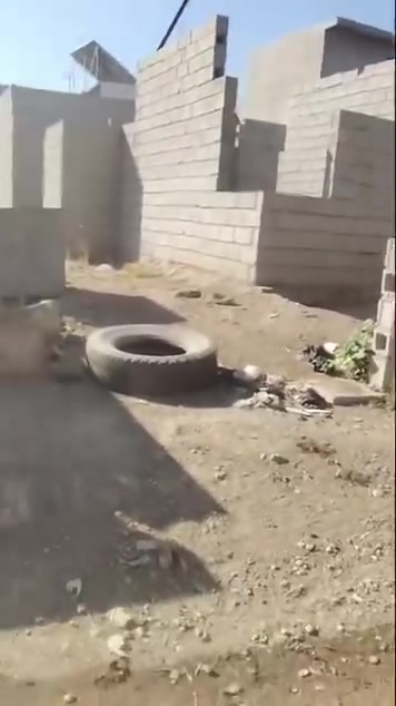 هيكل للبيع مساحه ٢٠٠ متر واصل خدمات كامل من مي كهرباء المكان عمل شعبي ***********
