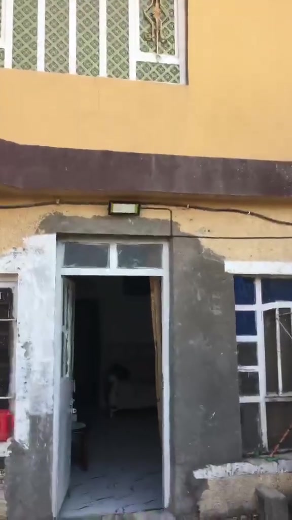 سلام عليكم بيت لبيع سبع البور شارع الف ابو شرين المساحه ١٢٠طابقين      يحتوي علا كراج +ستقبال +حولي جبير +2غرف نوم كبار السعر خاص ***********
