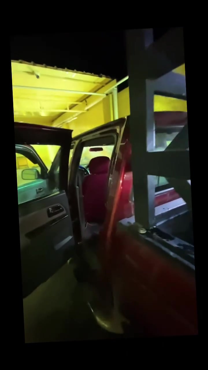 اللهم صلي على محمد واله محمد 
سياره للبيع جديده كامله مابيهه اي نقص كلشي شغلل تبريد ثلج تجي تشغل وتتوكل سياره باسمي سياره جمبي موديل٢٠١٣
سياره جديده دوشمه جديده داخلهه نضيف سعر خابرني تدلل ***********واتساب مكاني بغداد
