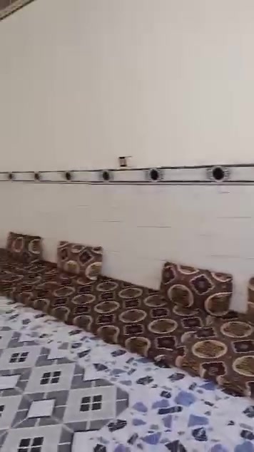 بيت طابو صرف في حي البكر الغربي خلف مدرسة مطلع قرب منتزه النجوم 200 متر وجه 10 نزال 20 
طابق واحد 
مطبخ وديوان وغرف 2
للاستفسار ***********
