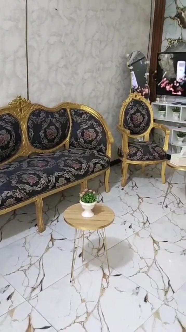 ملكي • قوي • نظيف