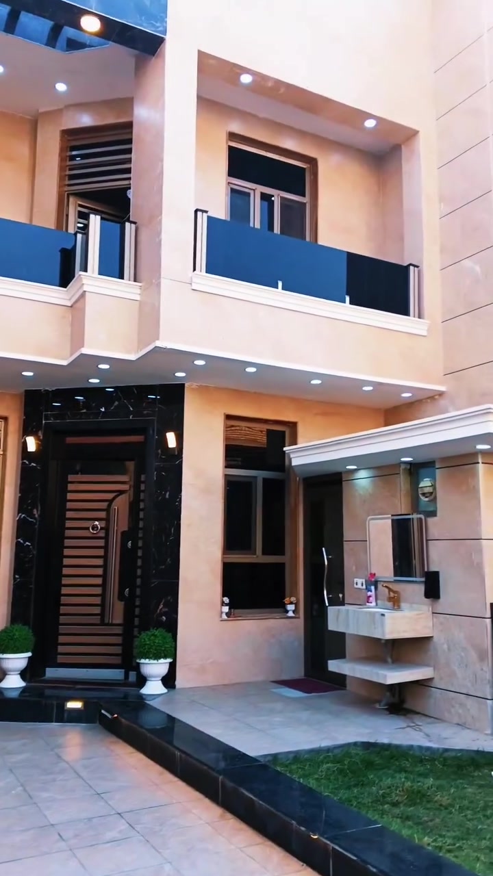 🏠 للبيع دار سكني في المحمودية –
السلام عليكم ورحمة الله وبركاته 

حي السلام

📍 الموقع: خلف أسواق القريشي – المربع الأول

📜 الملكية: طابو صرف

📐 المساحة: 175 م²

📏 الواجهة: 7 م

📏 النزال: 25 م

🔹 الطابق الأرضي:

• استقبال

• مطبخ

• صالة

• غرفة

• حمام خارجي

🔹 الطابق العلوي:

• 3 غرف نوم

• صالة

• حمام

• مطبخ حراري

• بيتونة

✨ دار مرتب 📞 للاستفسار والتفاصيل*********** والتواصل، مراسلة صاحب الإعلان.
