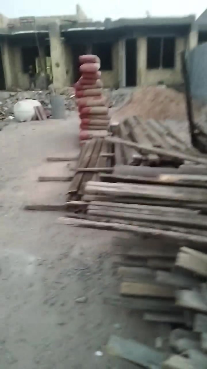 السلام عليكم خشب للبيع المكان بغداد السعر خاص ***********
