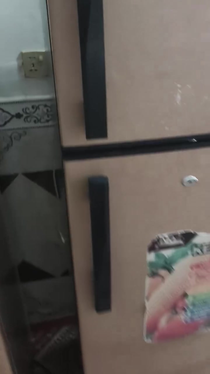 ثلاجات باله شرط الشغل ناصريه قرب سجن الاصلاحي ***********

