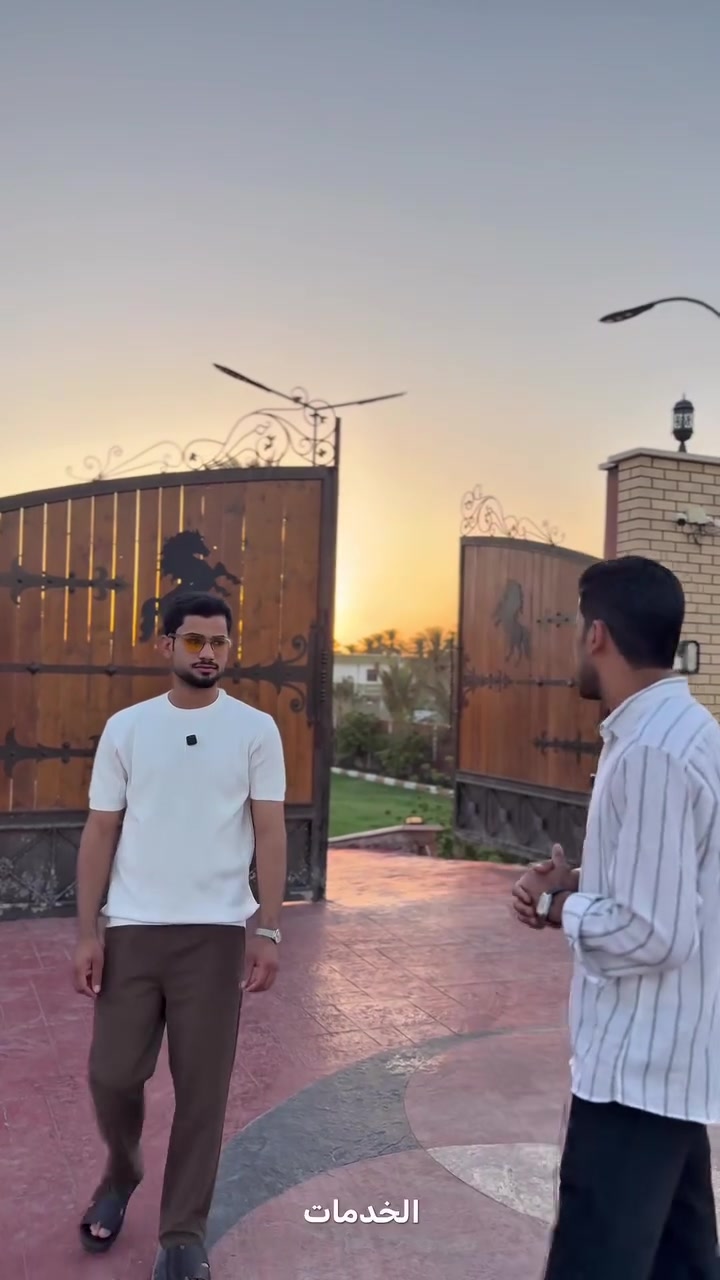 ✨ مزرعة فاخرة للبيع – بغداد / المدائن ✨

فرصة مميزة لامتلاك مزرعة متكاملة بموقع استثنائي وإطلالة مميزة على نهر دجلة، تجمع بين المساحات الواسعة، الخضرة، الخصوصية والتفاصيل الفخمة.

📍 الموقع: بغداد – المدائن
📐 المساحة: 5 دونم ونصف
📏 الواجهة: 43م
🏡 3 بيوت
🌿 مساحات خضراء واسعة
🪨 تفاصيل ومراحل حجرية مميزة
🐎 5 مصاطب خيل
🏇 ساحة خيول
🌳 حديقة خضراء واسعة
🛖 جلسات خارجية وبيوت خشبية
🚪 مدخلان للمزرعة
🌊 إطلالة على نهر دجلة
✨ عسكرّوش
🏡 مرافق ووحدات متكاملة

مزرعة متكاملة من جميع النواحي، بتفاصيل مرتبة ومساحات واسعة، مناسبة للسكن الخاص أو الاستثمار أو مشروع سياحي راقٍ.

موقع مميز، مساحة كبيرة، وإطلالة على دجلة… فرصة تستحق المشاهدة.

📞 للاستفسار والتفاصيل: ***********

‭***********‬
