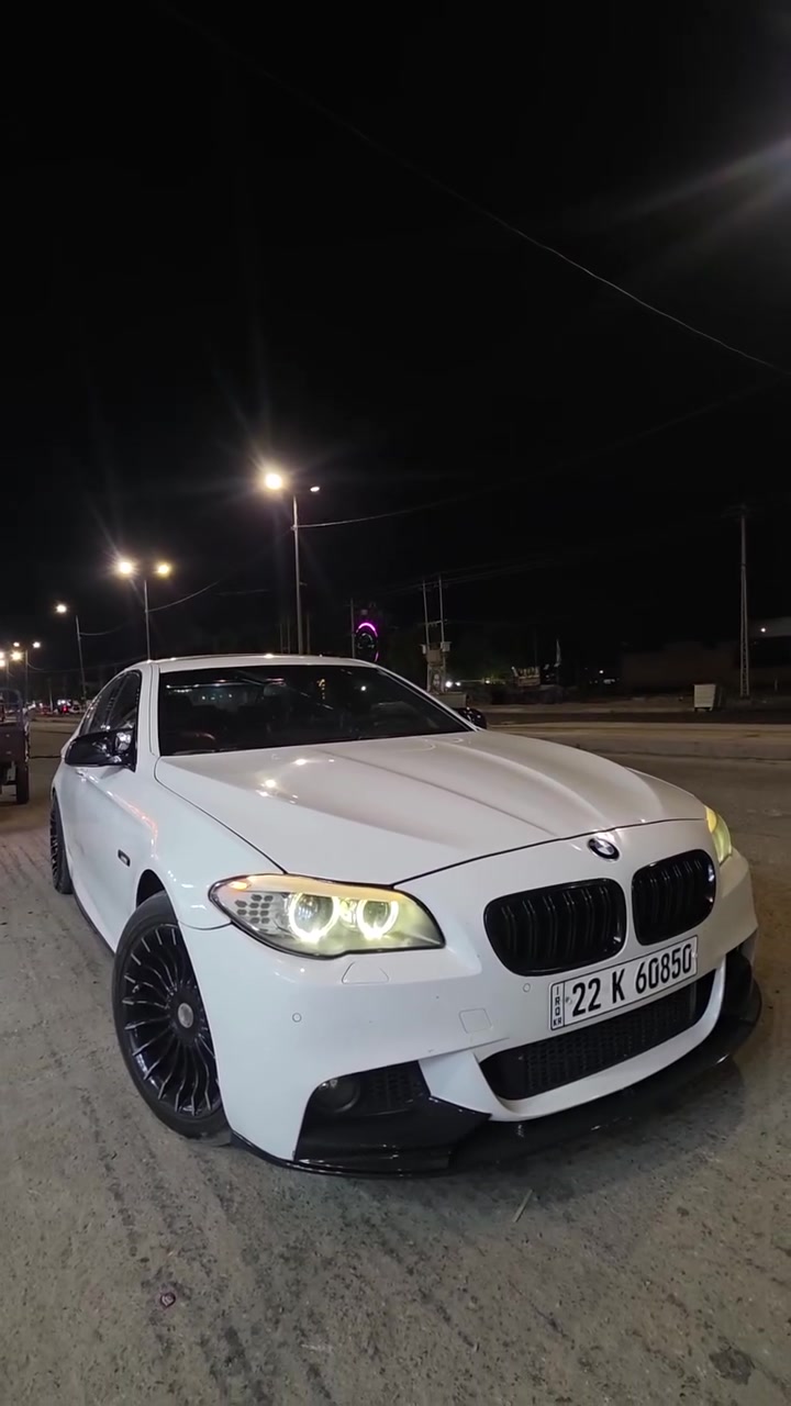 السلام عليكم 
للبيع BMW F10 موديل 2011، مكينة N52، مواصفات خليجي وكالة العروش.

السيارة M Package أصلي، ومكفولة من ناحية المكينة والگير والكشر.

المواصفات

مكينة N52 المرغوبة

M Package أصلي
ماشية ٢٠٠ الف كيلو وهذا ممشه حلو مقارنه مع مديله وشرط ما ملعوب بي

حساسات أمامية وخلفية

كاميرا خلفية

5 برد

مثبت سرعة

فتحة سقف

جنطة كهربائية

بصمتين أصليات للسيارة

شفتات ستيرن

3 وضعيات قيادة

تبريد مناخين منفصلين

حساس إطارات

شاشة صغيرة لكشف الأعطال

LED نهاري

مرايات جانبية ووسطية تعتيم ذاتي

مرايات كهربائية

الإضافات

شاشة أصلية تحديث موديل 2020، وجميع إعدادات السيارة تعمل

دركسيون M موديل 2020

لحية أمامية كاربون فايبر

دوسات جانبية

مرايات سوداء

إشارات ترحيبية بشعار BMW

الصيانة والتبديلات( قبل ٣ اشهر هاي الصيانة )

راديتر جديد

ولف حماوة جديد

منظومة الماء كاملة جديدة

ماء راديتر BMW أصلي

حدادية أمامية كاملة

فلنجات جديدة

دبلات أمامية جديدة(شديت تفصيخ ورة فترة طلع واحد منهن نص عمر )

بلكات Bosch جديدة

تنظيف بخاخات

مجاول جديدة

تنظيف حساس الأوكسجين

تنظيف حجر البيئة

بوشات إكس جديدة

دايفرم مبدل

دسكات جديدة

ملاحظات السيارة

السيارة وكالة العروش

ما عدا الجام الأمامي عكس السايق، الخشم مرشوش فقط بدون معجون وبدون فتح

باقي السيارة حسب الفحص

الجام الأمامي بيه فطور، وهذا موجود تقريباً بعدد تقريبا بكل السيارت

أحد الدبلات الأمامية اللي تبدلت طلع نص عمر وليس تعبان

كلشي مذكور بالإعلان وموجود بالفحص والسونار

السعر: 180 ورقة وبيه مجال 
(لا تقارنه بالامريكي او المهجومة )

📍 موقع السيارة: الكوت
📞 ***********
