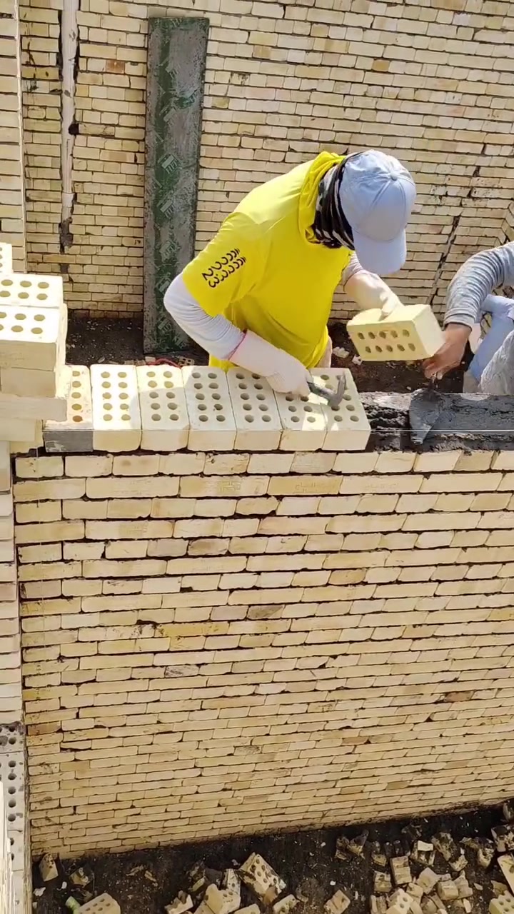 عدنان • بناء هندسي • قمة المعماريون