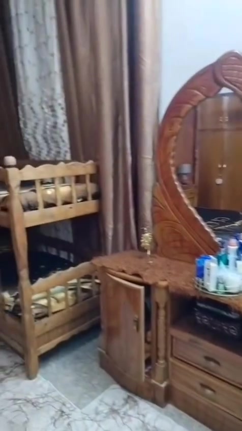السلام عليكم
غرفه اخشاب دراجة أوله جديده مكان دوره حي آسيا انتصل *********** السعر 800 او بيها مجال قليل
