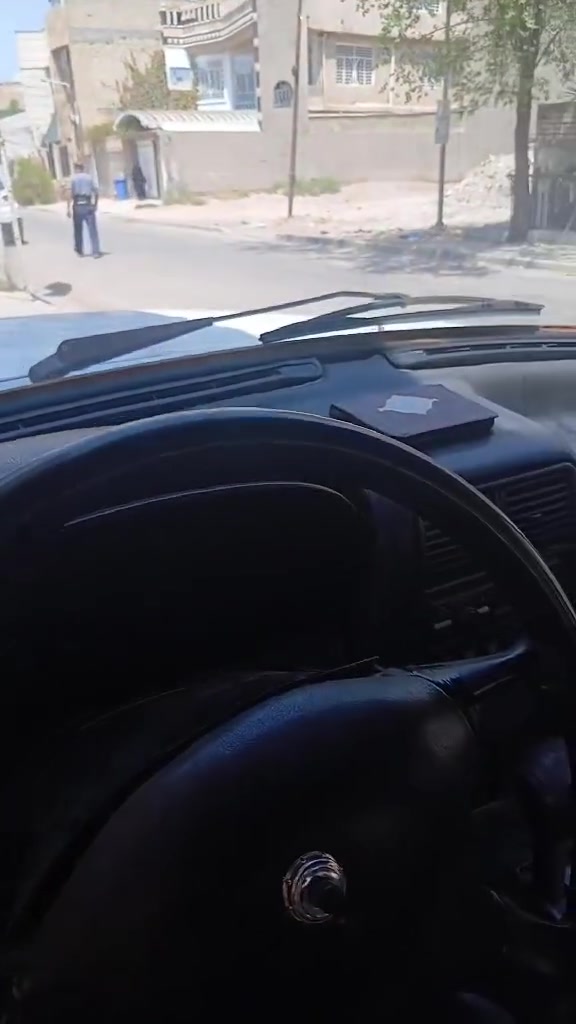 سلام عليكم فولكة نضيفه سياره حلوة تخم تاير صدر كلة جديده خلفي وامامي رقم بغداد سياره بسمي   محرك جديد ونجي  نقص بس كبريسر مال تبريد  سنوية لاغاية 2031. سياره بغداد.  موديل 2003. [***********  [[[[[[[السعر٣٨ ورقة  بيها مجال قلايل
