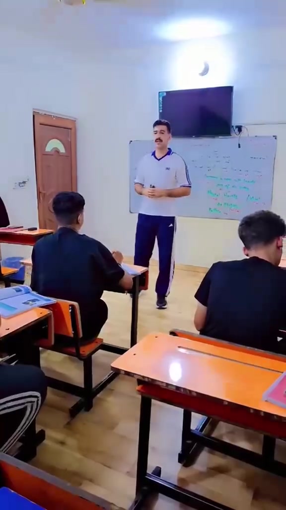 ##معهد النبراس شهداء البياع قرب مدرسة الفرات دورات تقوية لكافة المراحل (ابتدائية_ متوسطة_ اعدادية)
_________
 ابتدائية اول وثاني وثالث ٢٥ ألف والحقيبة ٧٥ ألف رابع خامس سادس ٣٠ ألف والحقيبة ١٠٠ (ابتدائية)
_________
 والمتوسطة ٥٠ ألف والحقيبة اول وثاني ١٥٠ ألف وثالث ٢٥٠ ألف(المتوسطة)
____________
 والاعدادية ٥٠ ألف لا يوجد حقيبة 
___________
 الدفع لكل المراحل (شهريا ) # ***********
##معهد النبراس شهداء البياع قرب مدرسة الفرات دورات تقوية لكافة المراحل (ابتدائية_ متوسطة_ اعدادية)
