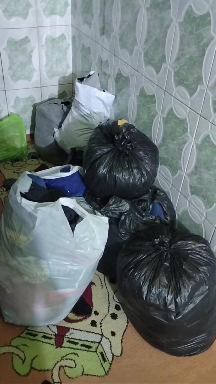 مجموعة ملابس • مجانية • الامين نواب الضباط