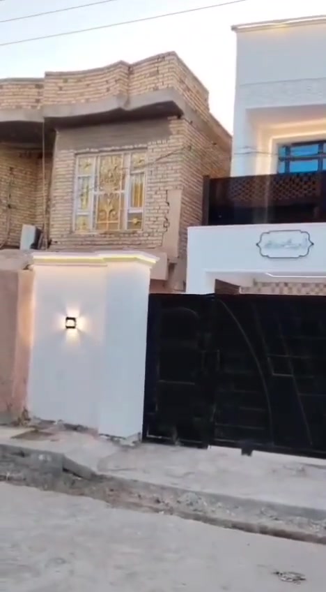 سلام عليكم بيت طابو بحي الجمعيه خلق مدرسه الوفاء
بيت حلو وحديث وطابقين مساحه ٢٠٠ 

مقبيل صبيح ابو نفط سعر ١٦٠ وبي مجال 

ستفسار ***********
