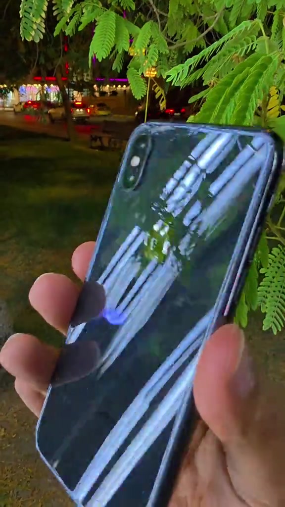 🔥 آيفون X بس بـ 135 ألف 🔥 📱 شاشة Super Retina OLED بحجم 5.8" ⚡️ معالج A11 Bionic 📸 كاميرا خلفية مزدوجة 12MP 🤳 كاميرا أمامية 7MP مع Face ID 💾 أداء سريع ومناسب للاستخدام اليومي 🔋 يدعم الشحن اللاسلكي ✨ الجهاز بيه فطر بسيط بالظهر فقط، والباقي نضافة حلوة. 💰 السعر: 135,000 دينار فقط 📩 للحجز والاستفسار راسلنا خاص *********** #fyp #foryou #foryoupage #samsung #iphone 
