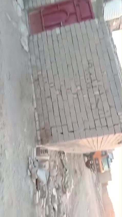 البيت زراعي البيع الصخين شارع مختار البيت 200ترك 100مبني 100 كهرباء مولد سحب ماي يبعد عن شارع 400متر سعره مناسب جدن ***********
