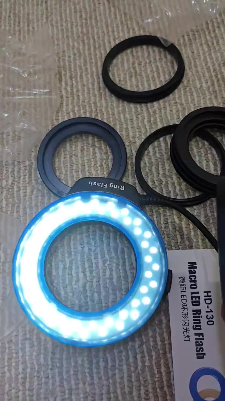 HD-130 Macro led ring flash کامل ئەشیای خۆی لەگەرە خاوێنە و نرخی 25000 بۆ داواکردن نامە بۆ ژمارە *********** بنێرە

نص مكتوب في الصور:
- 10:15 1.09 KB/s 4G+ 21 Find related content Search Electronics 2023-09-08 FC-100 Macro LED Ring Flash Light LCD Display 3000-15000K Add comment...
- Transparent diffuser ╖ Orange diffuser ╖ Blue diffuser ╖