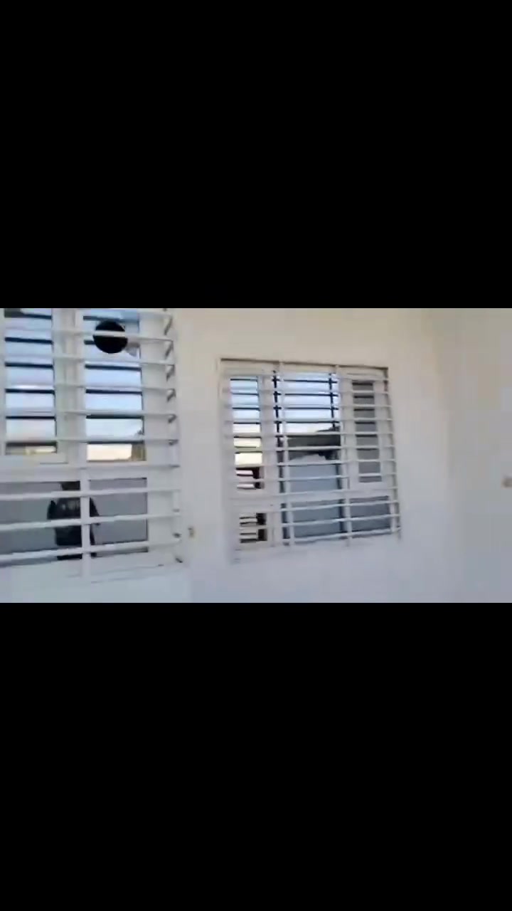 دار للبيع 
مساحة 100
10×10
طابقين 
البيت نظيف 
الموقع بنجا علي 
السعر 45 مع مجال قليل 
للمزيد من المعلومات الاتصال بالرقم 
***********
او مراجعه مكتب جنة الفردوس
