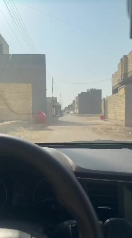 ١٠٠ متر للبيع الشارع واضح بالمقطع مبلط ومي مينكطع ٢٤ ساعه كاع محدوله بالكامل وابسمي رقمي ***********
