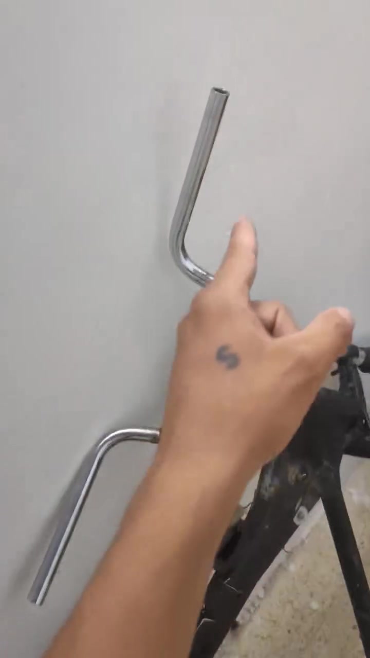 للبيع كامل ستيرن ارنب ماشه دبلات اماميه اصليه ويل تايكر زوج مع تايات جديد وجوابه وياهم ثنين مع طفاريع كدام مع كشن تفصال مال نامه الاغراض متوازي اريد أبيعهم قيم وخذ للتواصل رقمي  *********** بي واتساب همين وشكرا
