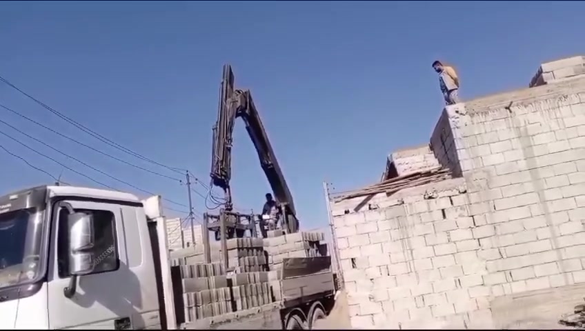 ***********   يتوفر بلوك قلاب ثقيلة درجة اولى( الاسمنت 2كيلو)  العنوان الباوية سعر 1000بلوكة 450 مطروح بالمعمل بدون توصيل  ويوجد توصيل( بالرافعة او الوري)ب اسعار مناسبة جدا  ل كافة مناطق ديالى وبغداد 
للاستفسار ***********
