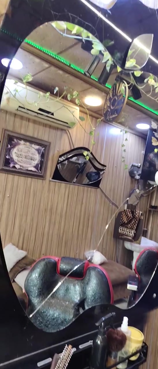 مرايات • ميز • رفوف