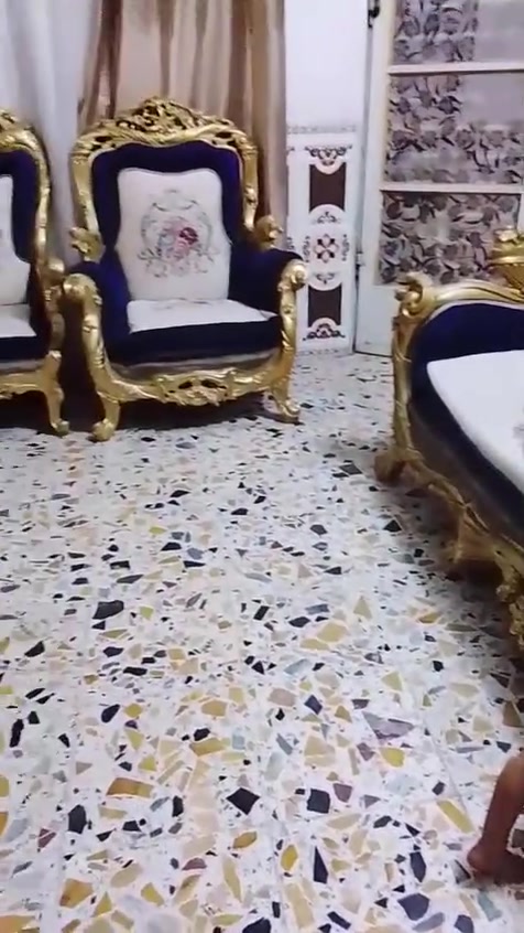 السلام عليكم  تخم لبيع السعر500وبي مجال قليل الخشب مال التخم مصري المكان بغداد سبغ قصور شارع ابو  احمد الرقم واتساب ***********موجود بس واتساب
