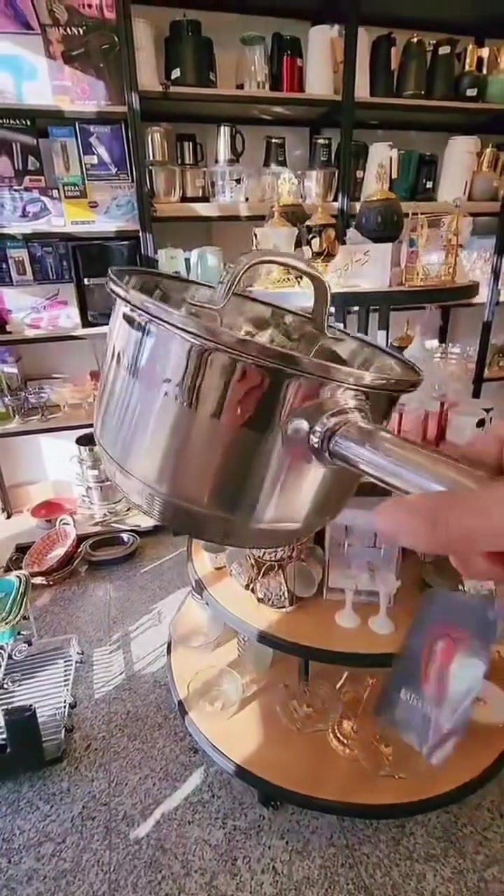 الفخامة والجودة اللي يستاهلها مطبخك! ✨
​جديدنا من Kaisa Villa 🍳✨ سيت جداري استيل متكامل يُلبي كل احتياجاتك اليومية بتصميم سويسري أنيق وجودة عالية تعيش وياك العمر.
​مميزات السيت:
​9 طبقات حماية: توزيع حراري مثالي يمنع الحرق ويضمن طهي متساوي ولذيذ.
​استيل نقي بالكامل: مقاوم للصدأ والخدش وسهل التنظيف.
​أغطية زجاجية فاخرة: لمتابعة الطبخ بكل سهولة مع فتحة لتهوية البخار.
​ملحقات متكاملة: يجي ويا السيت كفشة ومغرفة ومصفي استيل من نفس الخامة والجودة.
​📥 للطلب أو الاستفسار: راسلونا على الخاص (الدايركت) وسعداء بدمتكم دائماً!
🚚 تتوفر خدمة التوصيل لجميع المناطق.
#الريان_هوم #بايركس #مستلزمات_مطبخ #ديكور_مطبخ #أواني_منزلية تسوق_عن_بعد بغداد
الريان هوم للمنزلية
بالجملة والمفرد 
للتواصل  واتساب
***********
