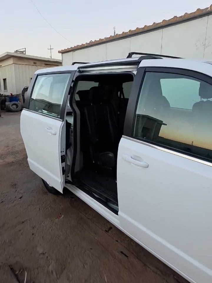 دوج كرفان 2020STX
باسمي سنويه لل31 باسمي هزه 26 جديده
تحكم ستيرن جهتين
مثبت سرعه
كشنات بلع
جلد اسود
تبريد خير من الله
مكينه شرط الفحص ممفتوحه
گير مبدل جديد
حادثه جنطه مبدل بلاد 
والتوضيح بالسونار
سياره خير من الله جاهزه من كل شي
مكاني البصره
السعر170
***********
الشراي يتدلل
