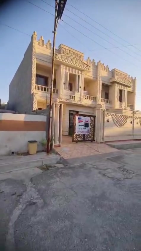 السلام عليكم بيت مؤثث للبيع منطقة دور الزراعة خلف مطعم بايروك مساحة 200متر اي استفسار هذا الرقم ***********
